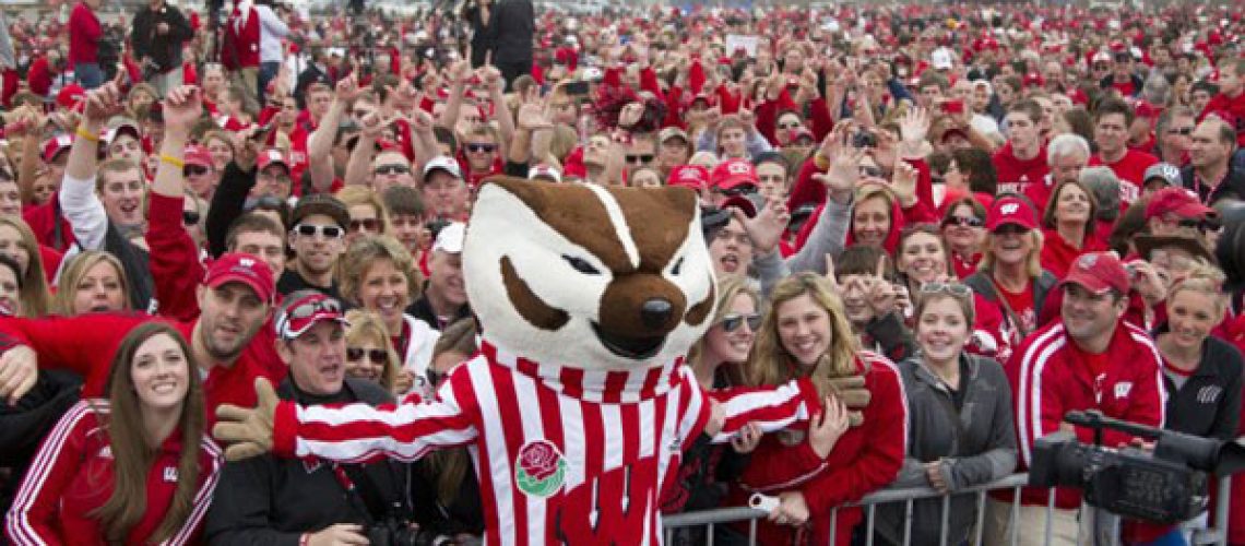 Fans at Wisconsin's tailgate